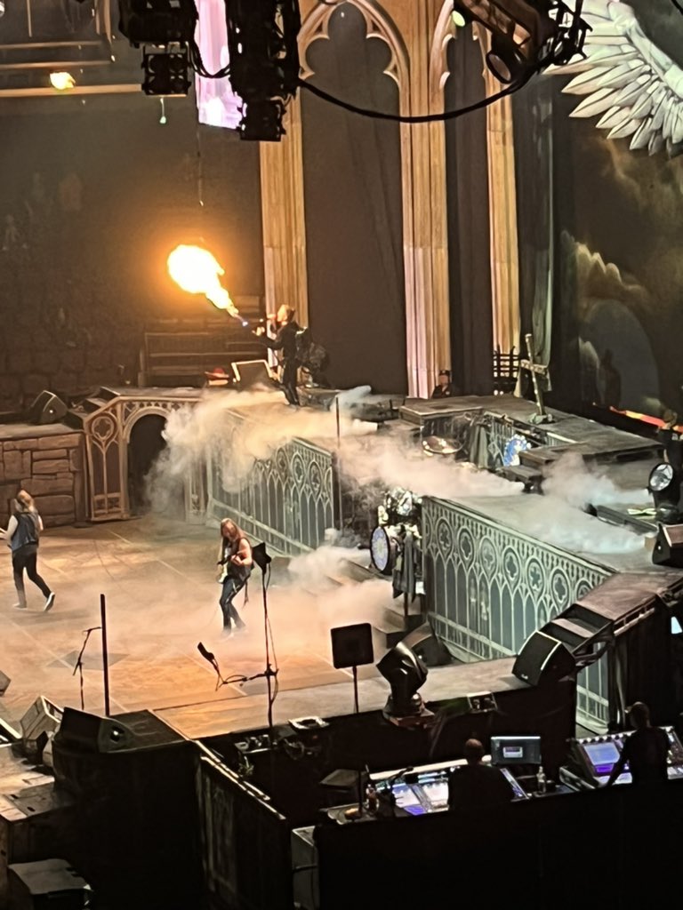 ytsemaddy's tweet photo. Probably my first concert where a band member is wielding a flame thrower #ironmaiden https://t.co/SmQoVl5Dvq