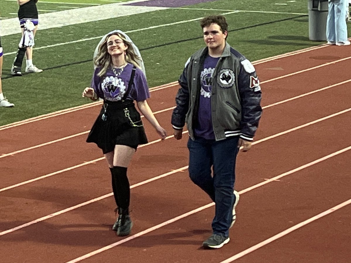 Wildkat_Robo_HS's tweet photo. It was a LONG day, but @Wildkat_Robo_HS participated in the annual @WillisSchools Homecoming Parade &amp; Community Pep Rally to #FireUpTheKats. The Sts had a great time on our float showing community spirit while talking to people about #FIRST. Congrats to Belle Hannah &amp; Beau James https://t.co/uw3DomuesJ