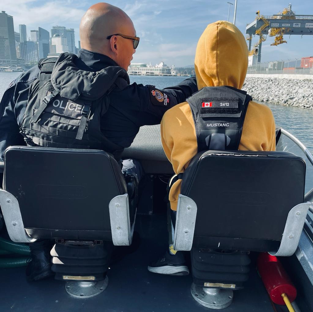 Omen_1984's tweet photo. It doesn’t end when you leave the @VPDYouth section. Former School Liaison Officer, Constable Wong-Moon, out on @VPDMarineUnit vessel with a local youth on a a tour of the harbour. @VancouverPD @HowardTranVPD #YouthEmpowerment #MakeADifference https://t.co/B9ZZkT7fDX