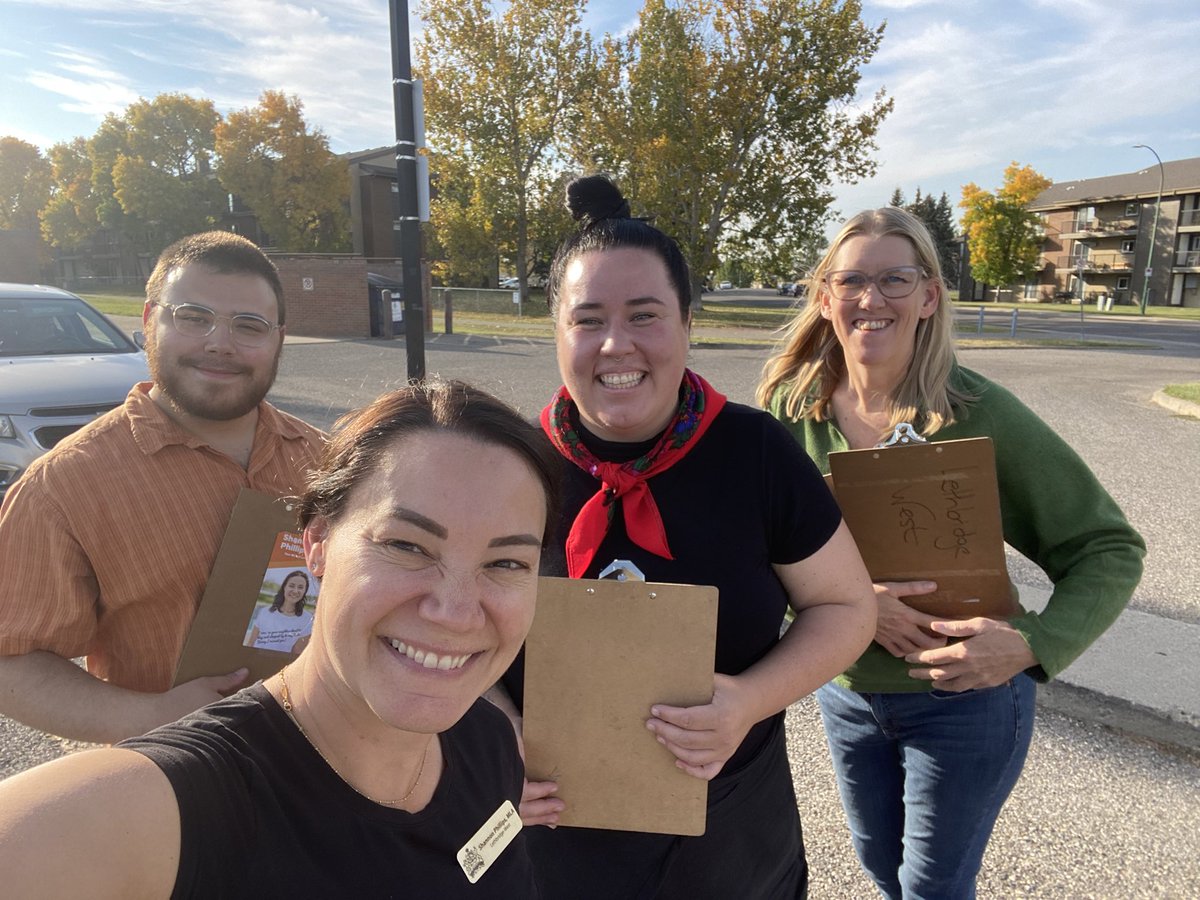 SPhillipsAB's tweet photo. Before the #albertasfuture consultation tonight, we took to the doors for a fall evening in west #lethbridge. 

My constituents are worried about inflation, jobs and health care. 

Folks don’t care for Danielle Smith’s carnival barker routine. They need real solutions. #ableg https://t.co/A1ya01Rv9Y
