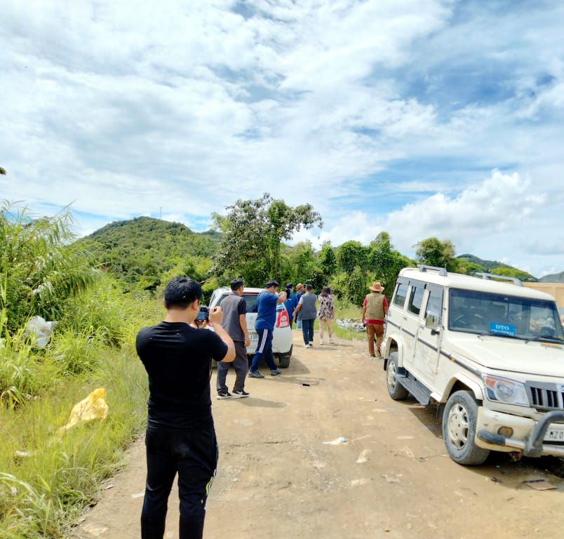 sbmuudpacpi's tweet photo. Day 4 of Cleanliness Week 2022 - Visit to private, GHGs and city SWMC by authorities of District Administration, Champhai
#MizoramCleanlinessWeek2022
#SwachhataDiwas
#WasteSegregation
#SBMSWAS2022
#SwachhMizoram
#SwachhSurvekshan2022champhai https://t.co/2dl9LvCso7