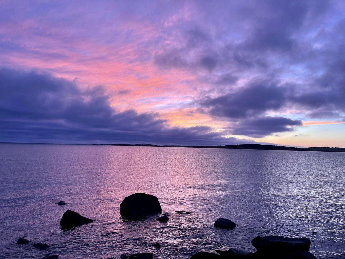 rodrideout1's tweet photo. Sunset at Grand Bay West beach https://t.co/OOMeUoyNqd