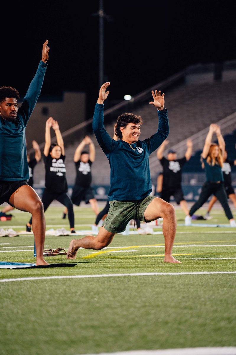 NevadaWolfPack's tweet photo. yoga in mackay >

#PackMentality // #MentalHealthMatters https://t.co/rIybzqgBvI