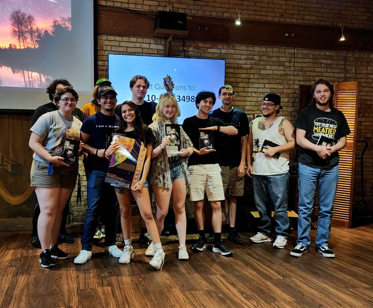 SPS_UTSA's tweet image. Before our intros: we won trivia at Astronomy on tap tonight! Come see us there next month!