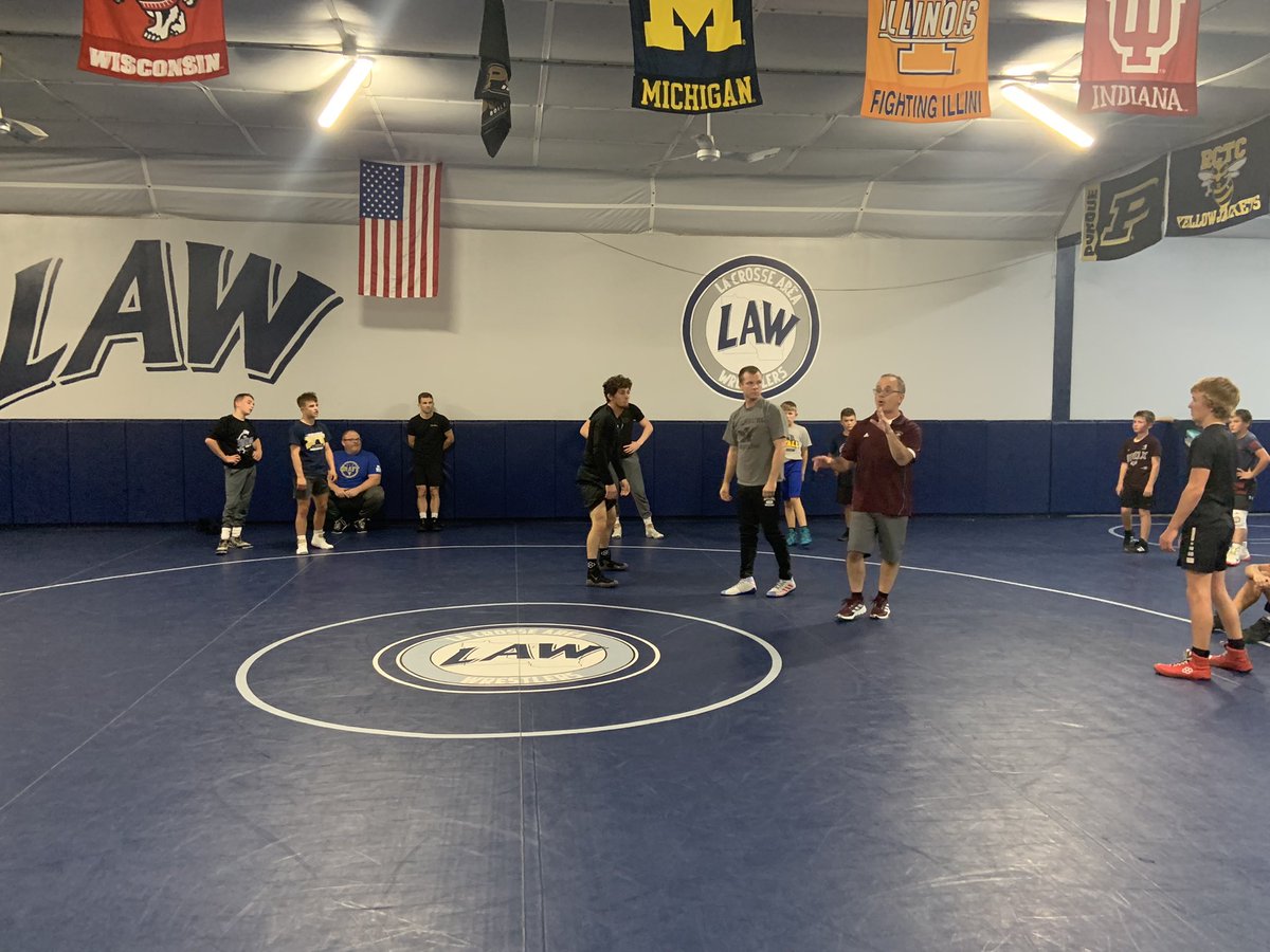 It was great having Coach Valek and Coach Moulsloff in the room tonight!!! <a href="/AuggieWrestle/">Augsburg Wrestling</a>  #goauggies #golawdogs