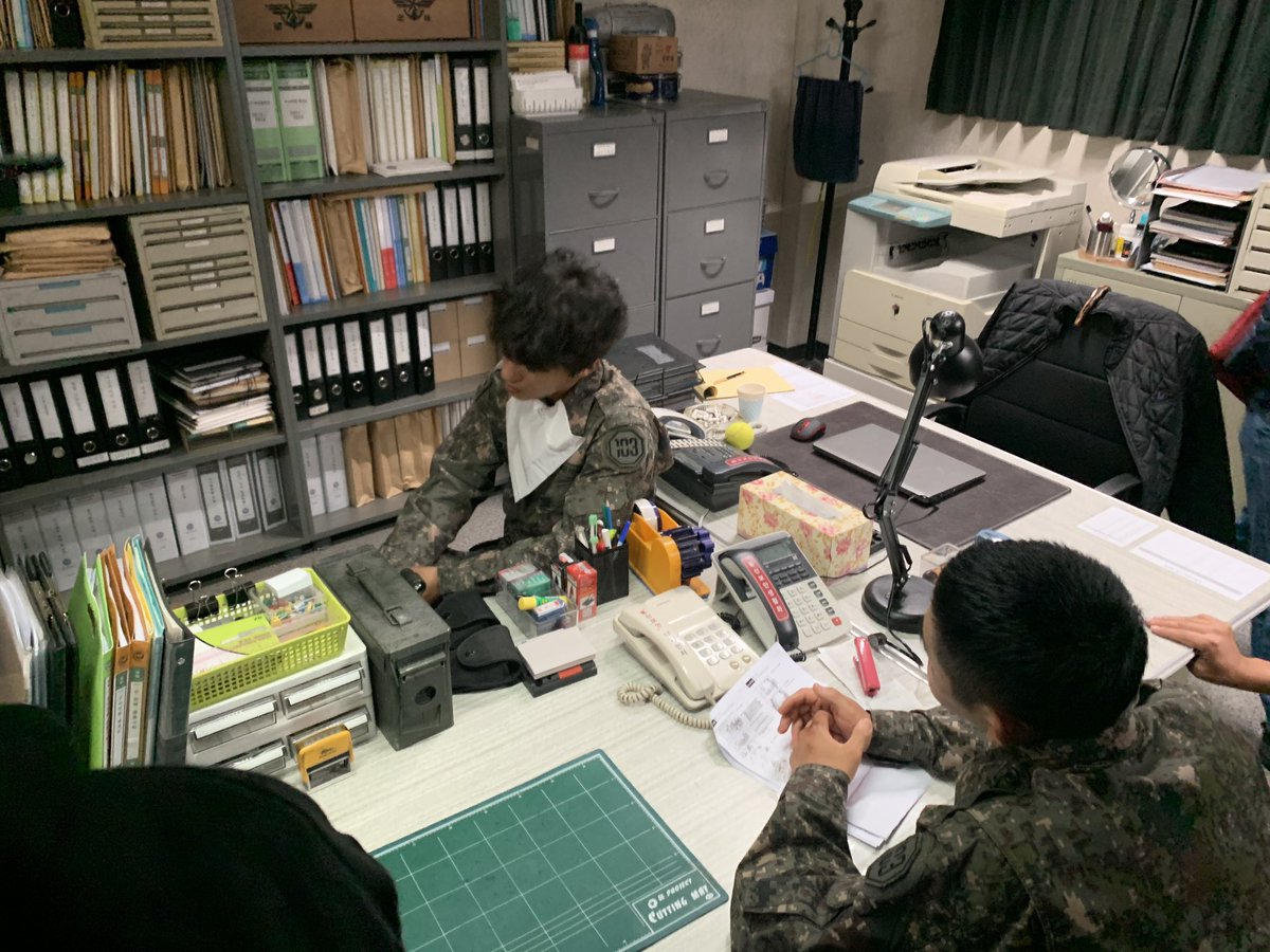 busyggulB's tweet photo. (뽀글이...익었을까)
                                                상뱀 저희 
                                          이번 탈영병은 
                                           어쩌구저쩌구 https://t.co/t9YXuIv7lw