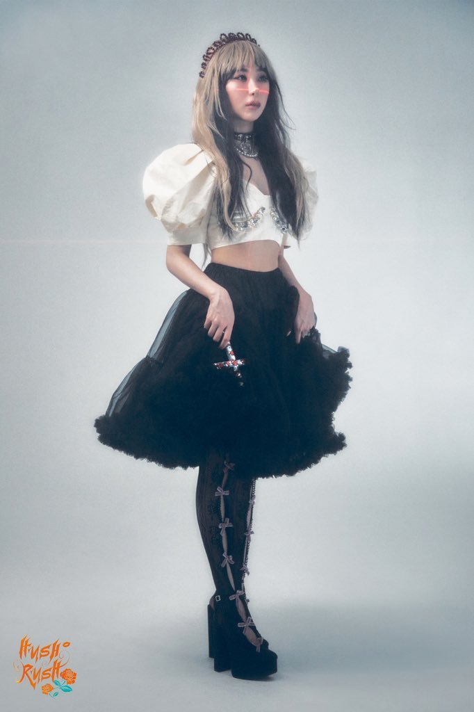GirlgroupsBR's tweet photo. LINDÍSSIMA! A CHAEYEON (ex IZ*ONE) revelou fotos teasers para o seu debut solo com o mini álbum intitulado "HUSH RUSH"! 🧛‍♀️💜

O debut será no dia 12 de outubro! https://t.co/NuC3uRWGxM
