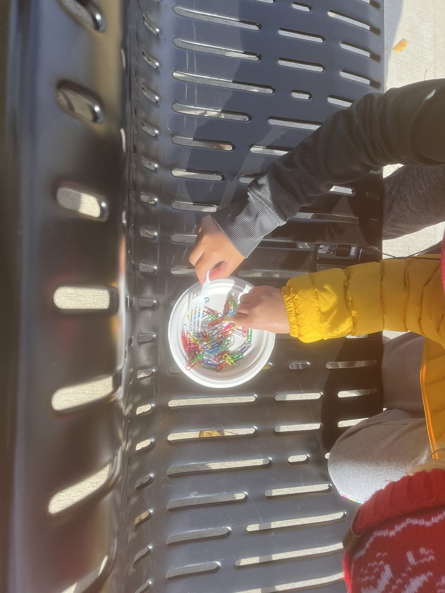 Exploring what land has to offer in our backyard. Different to see how animals adapt to city life. Loved the fall colors and having a beautiful classroom.<a href="/CentennialSchoo/">🐾 Ecole Centennial</a> <a href="/LaceyWeekes/">Lacey Weekes</a> <a href="/KimTakmsh/">Kim T</a>