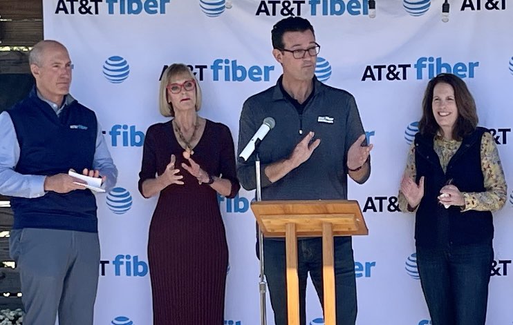 Great event today in Vanderburgh County w/AT&amp;T CEO John Stankey, <a href="/CherylWMusgrave/">Cheryl Musgrave</a> <a href="/LGSuzanneCrouch/">Lt. Gov. Suzanne Crouch</a> Closing the #DigitalDivide with <a href="/ATT/">AT&T</a> Fiber. Seven months ago our fiber network didn’t reach this area. Now it does – already connecting thousands of households, farms &amp; businesses.