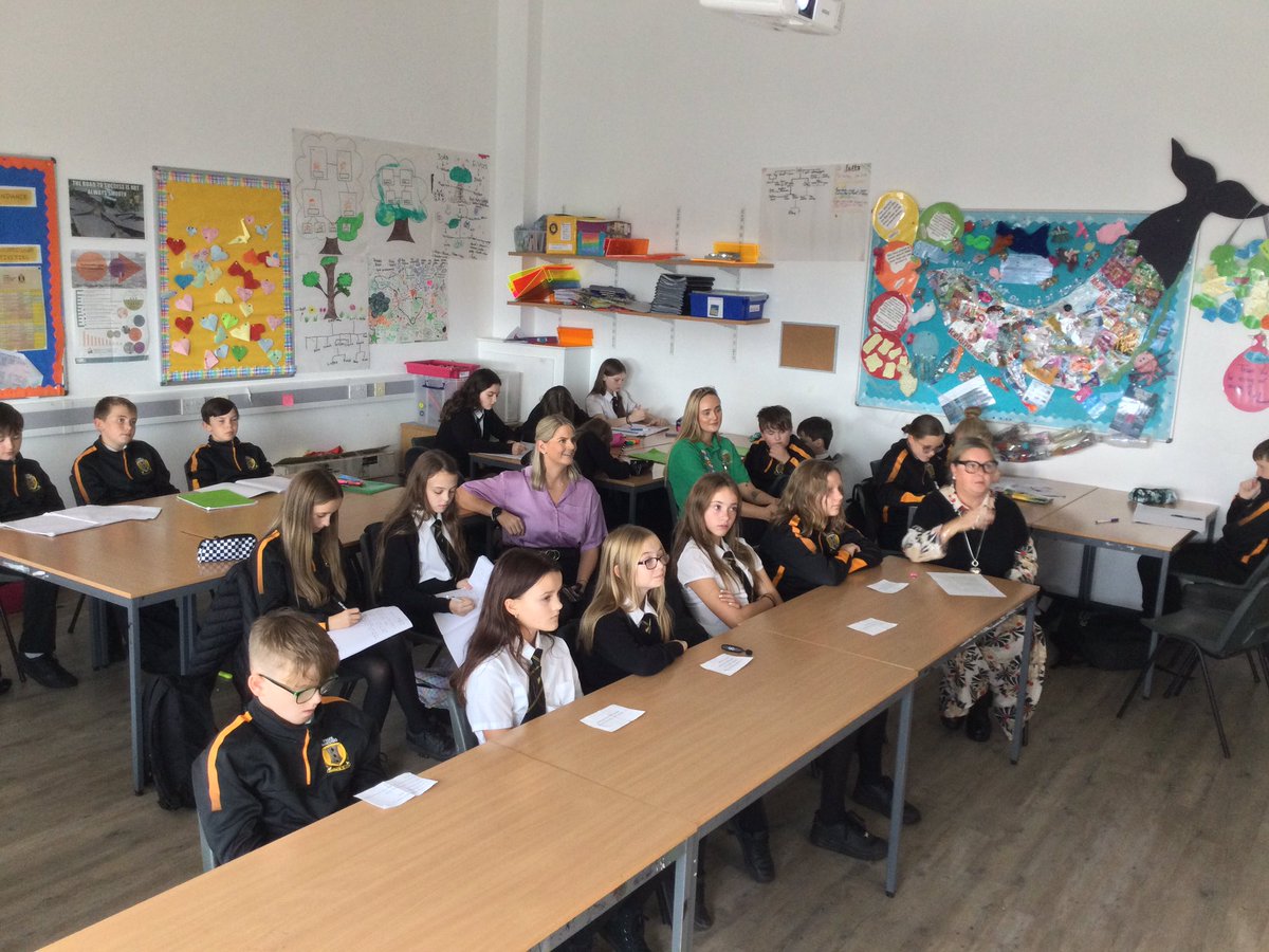 Thank you <a href="/PoliticsProject/">The Politics Project</a> and <a href="/MarkDrakeford/">Mark Drakeford 🏴󠁧󠁢󠁷󠁬󠁳󠁿</a> for the opportunity 😊 <a href="/MissPPearson/">Miss.Pearson - Maesteg School</a>  form class were absolutely amazing yesterday! Such poise and eloquence ! Beaming with pride <a href="/WeAreHumanities/">Maesteg School Humanities</a> <a href="/MaestegSchool/">Maesteg School</a>