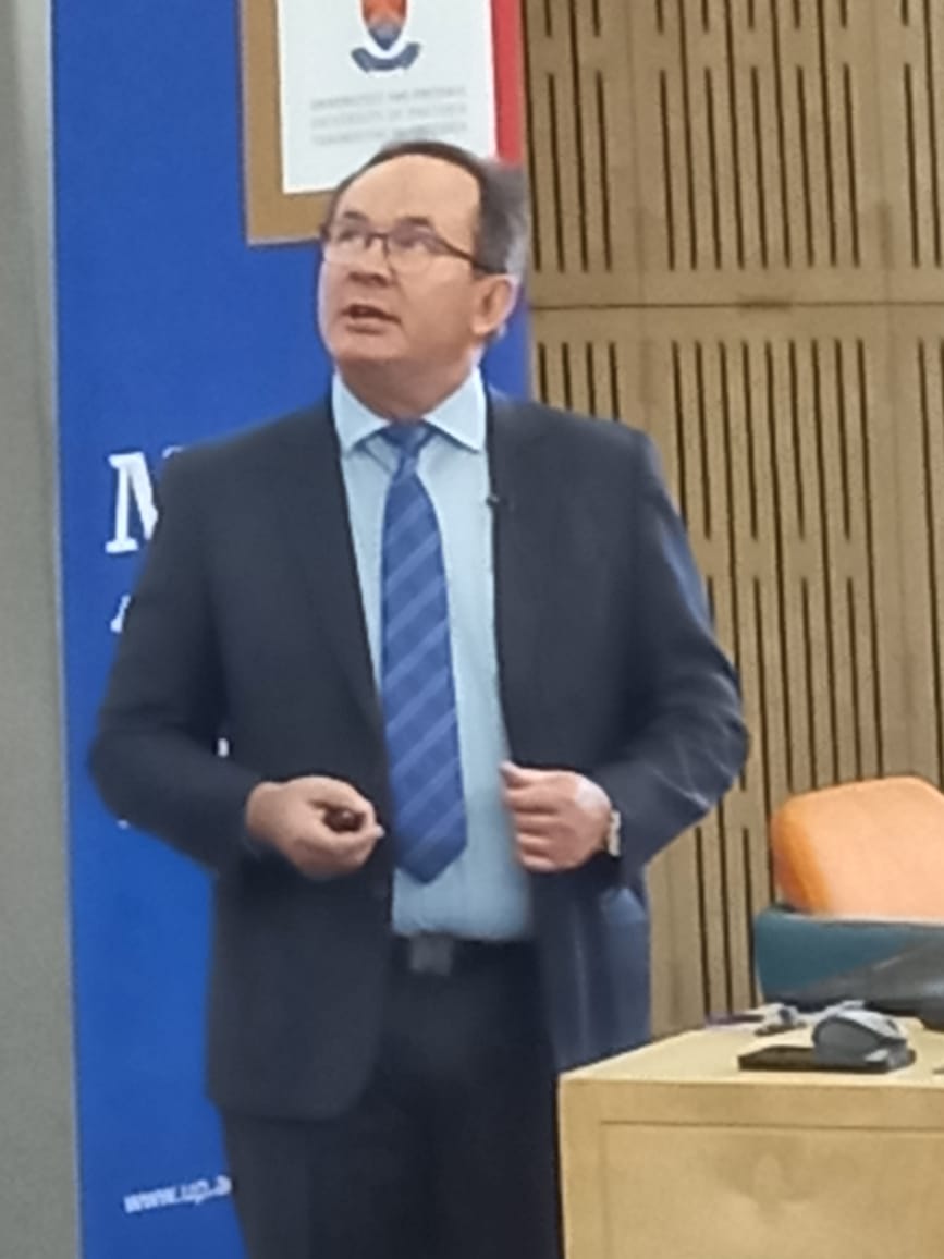 SAAFoSTofficial's tweet image. The SAAFoST extrusion workshop at Future Africa Campus at the University of Pretoria.  Rafal Zbikowski, sharing with our delegates the importance of extrusion technologies. #saafostconnect #thursdayvibes #expertworkshop #saafost #foodies