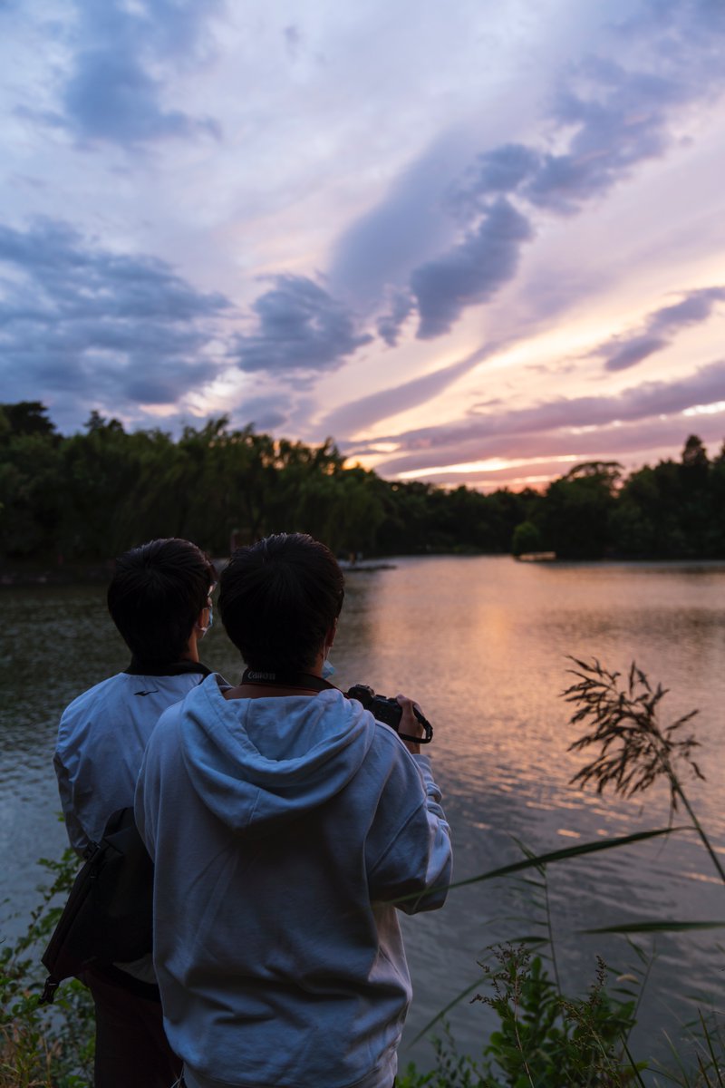 PKU1898's tweet photo. Sunset is the opening music of the night. (Photos: Zhu Chengxuan, Huang Zhe) https://t.co/4OeOU159Hn