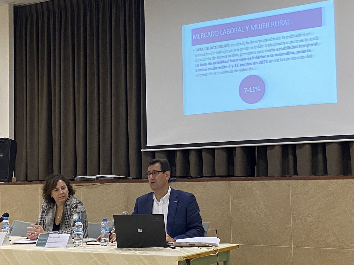 AvantGva's tweet photo. Analizando la situación de la mujer en el mercado laboral del mundo rural valenciano: brecha salarial, proceso de terciarización creciente, precarización, desempleo de larga duración. https://t.co/S0uhggIvJW