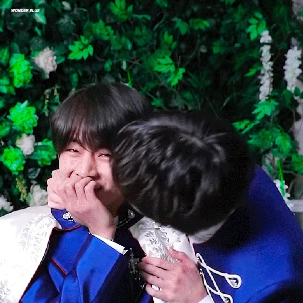 minikookv's tweet photo. ♡ https://t.co/0h5UGIAGLt