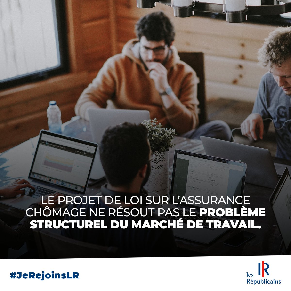 lesRepublicains's tweet photo. Beaucoup d’entreprises ne trouvent pas de salariés alors qu’il y a 3 millions de chômeurs ! 

Nous proposons la dégressivité des prestations, de vraies sanctions lorsque des offres d'emploi raisonnables sont refusées, des formations dans les secteurs qui recrutent… https://t.co/2YR9Mm2z3o