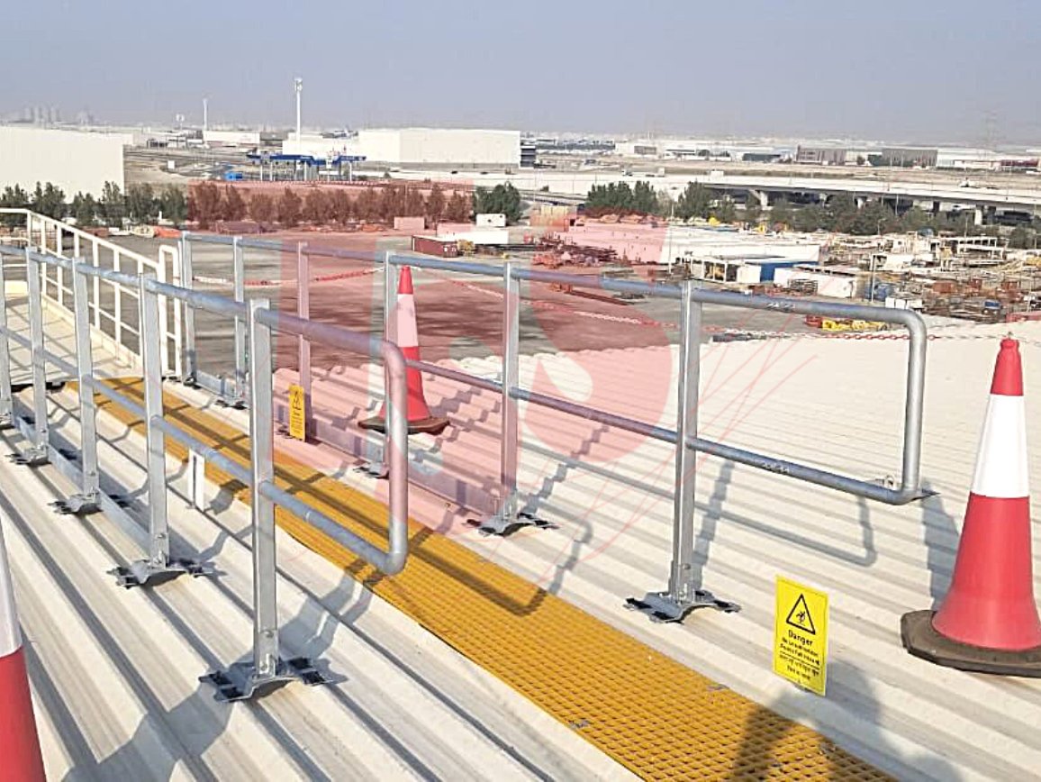 TSS_MiddleEast's tweet photo. TSS Guard Rail system @ JAFZA, Dubai

More details: https://t.co/uBEItSiOVV
Inquiry: sales@tss-me.com

#safety #construction #safety #project #tss #sales #fallprotection #fallarrest #edgeprotection  #bmu  #confinedspace  #guardrail #Dubai https://t.co/kYyCmX371O