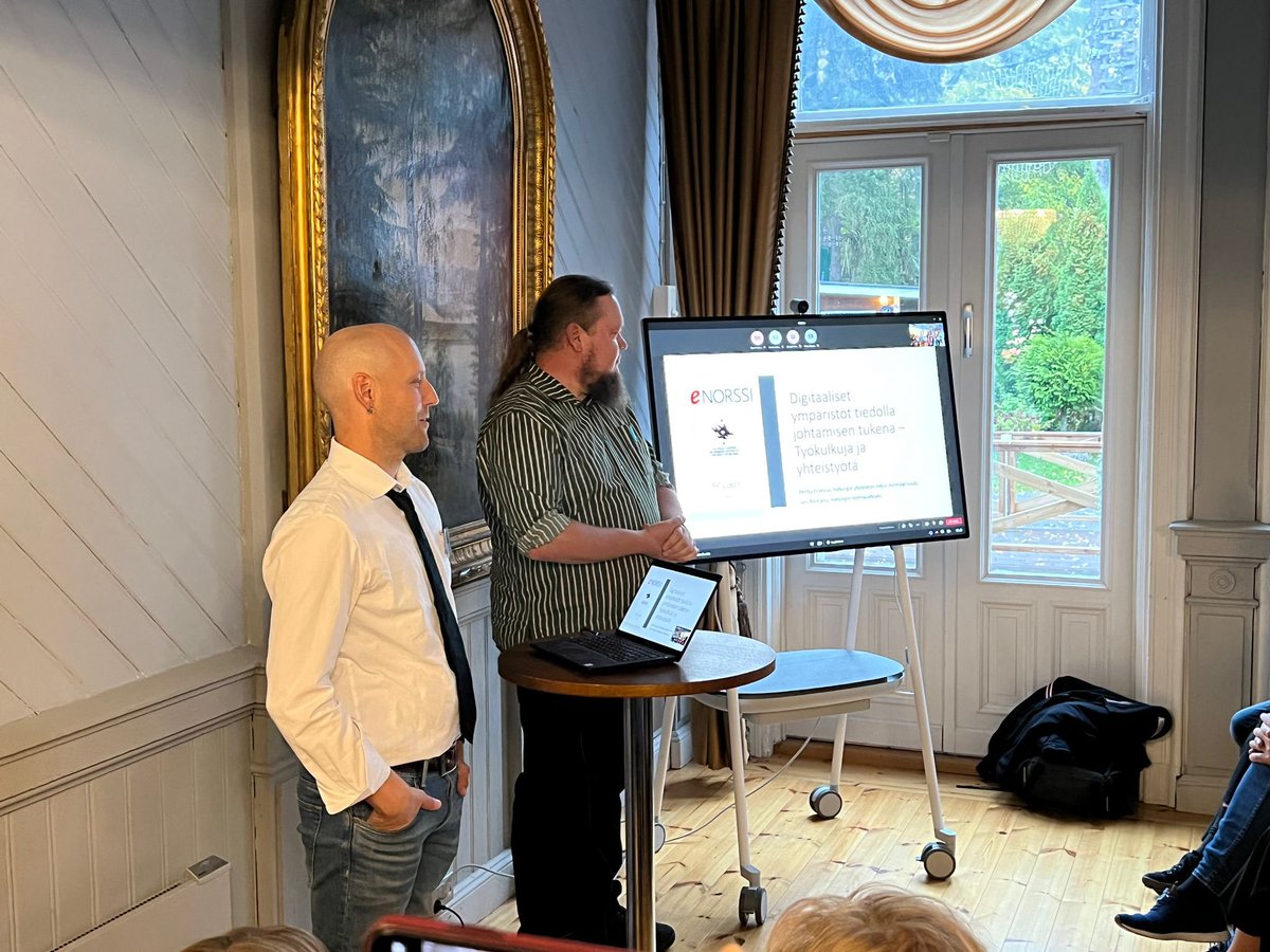 JaniKiviharju's tweet photo. ITK 2022. Ke-aamulla puheenvuoro Microsoftin workshopissa, illalla esitys parina Perttu Ervelius Tiedolla johtamisen iltakoulussa. Tänään FCLab.fi-ohjelmapolku, esitys Turun normaalikoulun kanssa. Pedagogisten ideoiden ja käytänteiden jakamista hyvässä seurassa! #itk2022 #fclab https://t.co/0Lvc7pAiMj