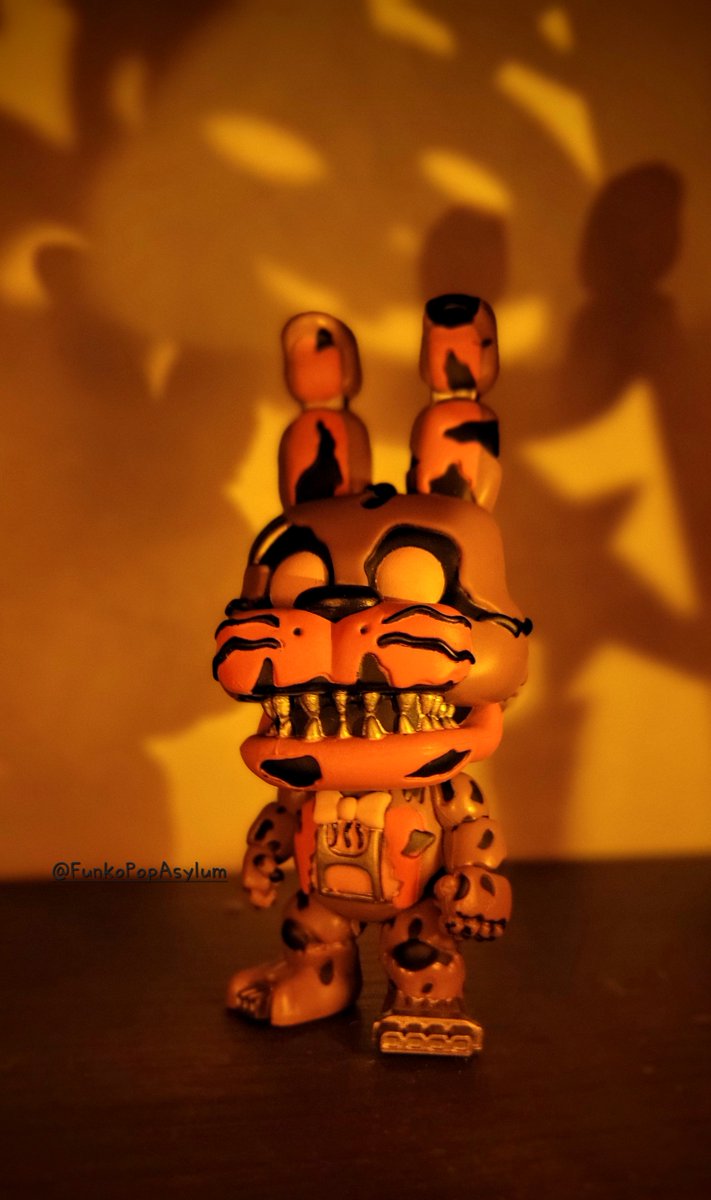 AsylumPop's tweet photo. Today's #FunkoPhotoADayChallenge is #FiveNightsAtFreddys
🎃 Jack-O-Bonnie 🎃

#videogames #FunkoPop  #Funko #FNAF #pumpkin #HorrorGames #Halloween #funkopops #funkodisplay #toyphotography #jumpscare #funkofunatic #fotw #NYCC #funkonycc #funkofrightnight #FunkoFamily https://t.co/R7i47zI6SM