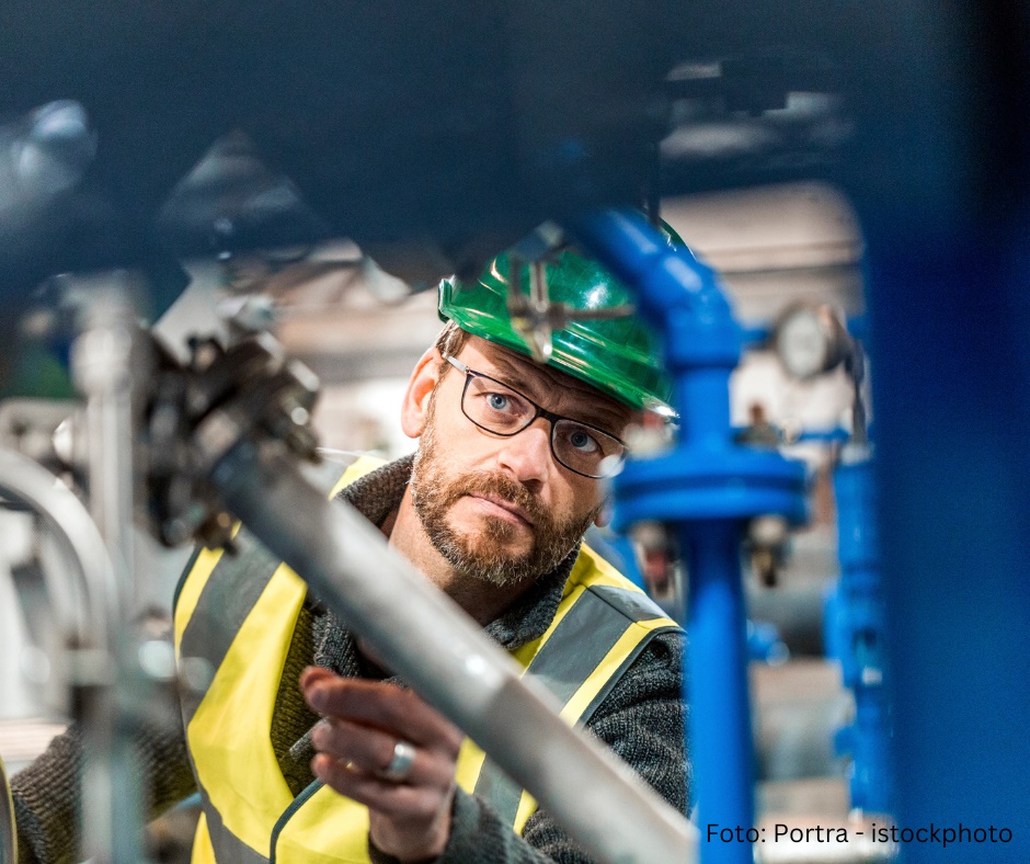 mastd_rlp's tweet photo. Minister @Alex_Schweitzer begrüßt die Handwerkskammer der Pfalz als neues Mitglied in das Kooperationsnetzwerk der #Transformationsagentur #RLP. Ziel der Kooperation ist es, die #Transformation der Arbeitswelt im #Handwerk gemeinsam voranzutreiben.

PM👉 https://t.co/z8DOOZTOk0 https://t.co/Dqkk62ndCp