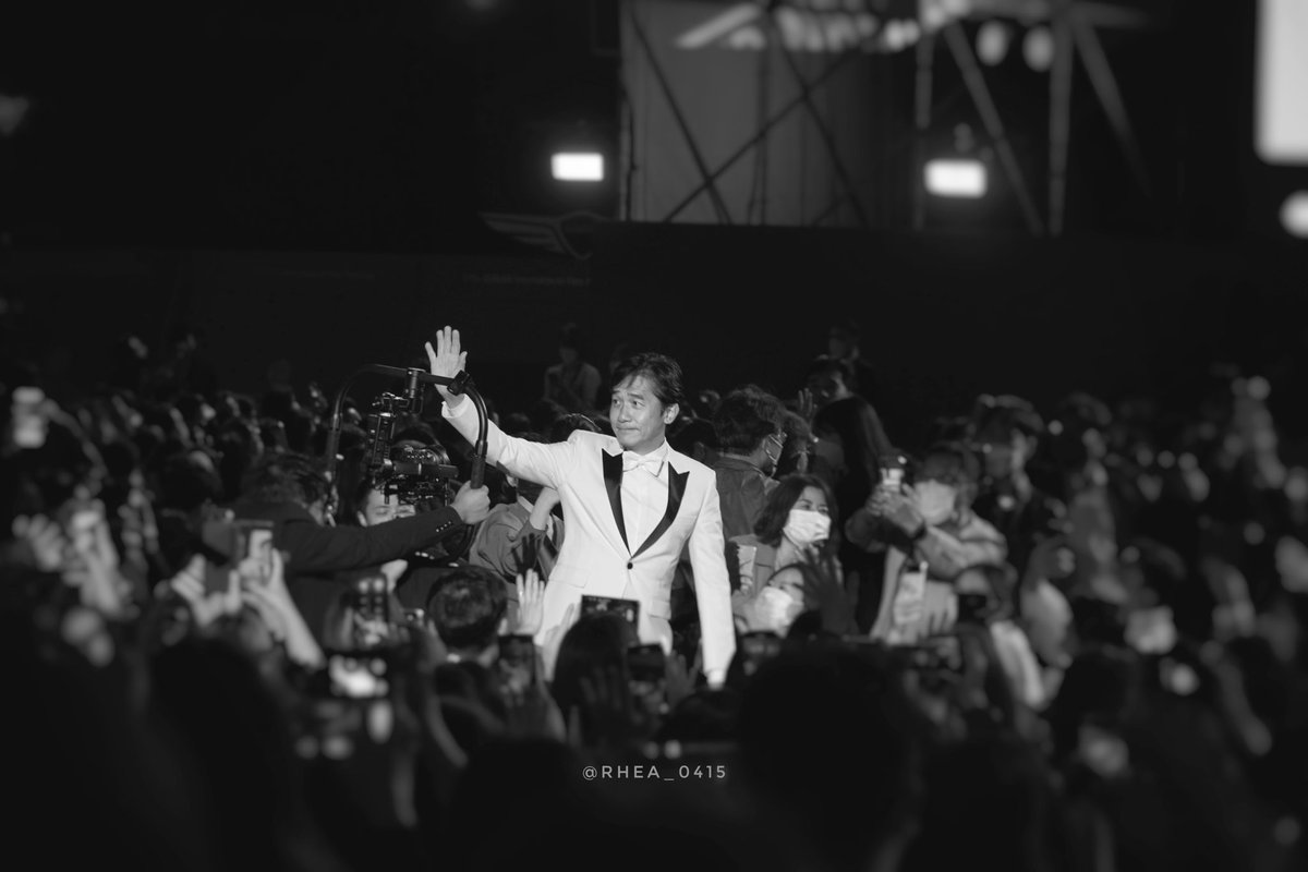 루아 𝐑𝐇𝐄𝐀 tweet media