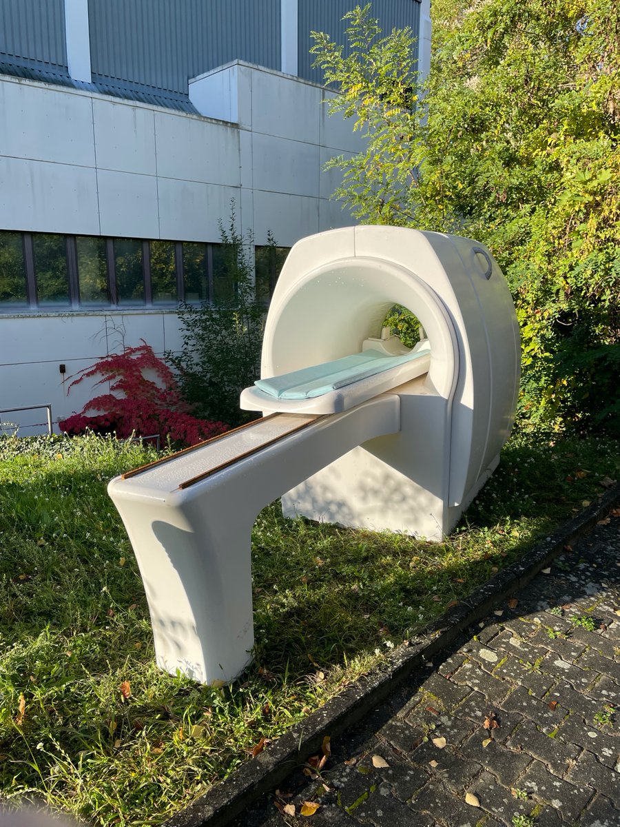 Today the MPDCC open its doors for all employees of the <a href="/mpib_berlin/">Max Planck Institute for Human Development</a>. For this Open Campus Day we couldn't help ourselves but build a brand-new MR scanner.
