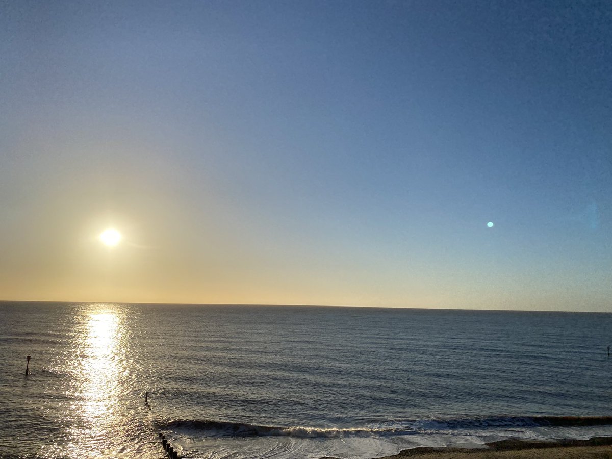 Morning all, the calm after yesterday‘s storm. Perfect conditions. Sea definitely feeling a tad fresher but still has hints of summer warmth #Stormhour #SeaSwimming #WildSwimming #Autumn