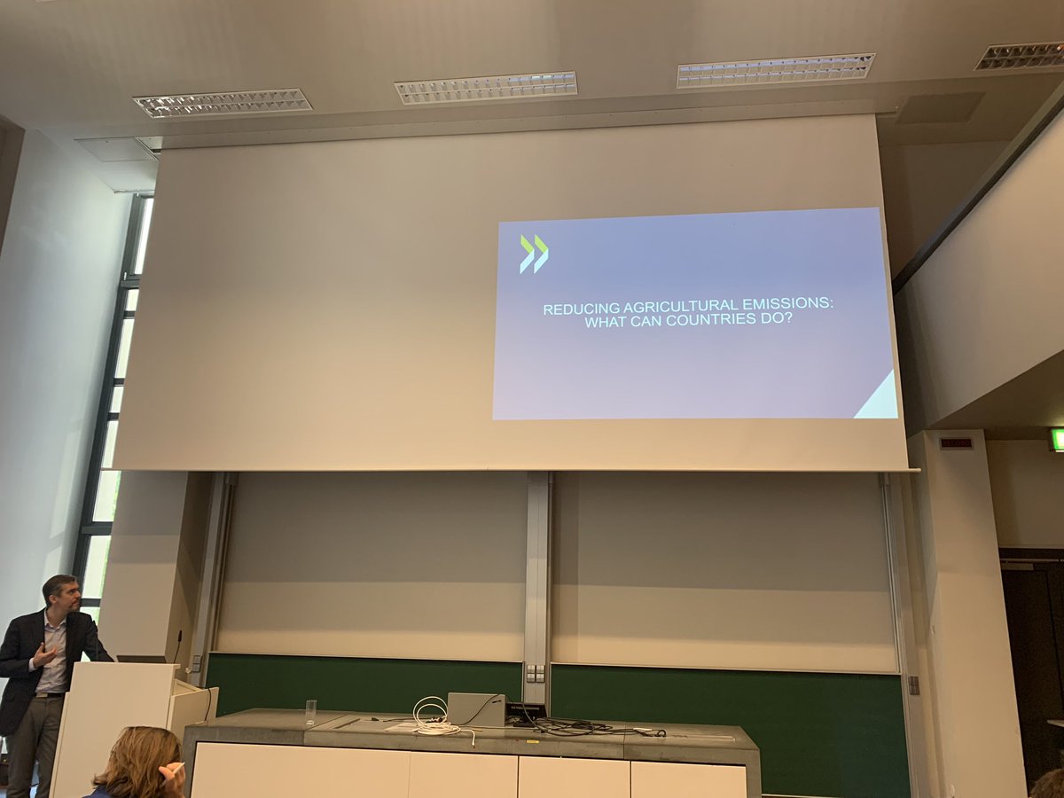 Very interesting keynotes by Hugo Valin (OECD) and Hermann Lotze-Campen (PIK) on the important role of agriculture and food in climate change mitigation #EAAE181