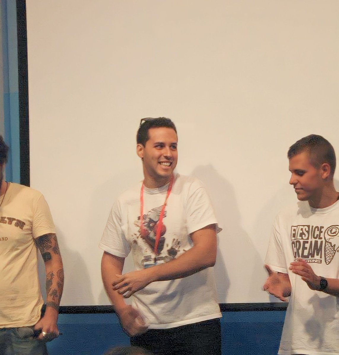SergioMorci's tweet photo. 10 años separan de esta foto en la presentación de mi primer cortometraje presentado y estrenado en @sitgesfestival. ¡Que grandes recuerdos! #Sitges2012 https://t.co/TCskh4ZCLa