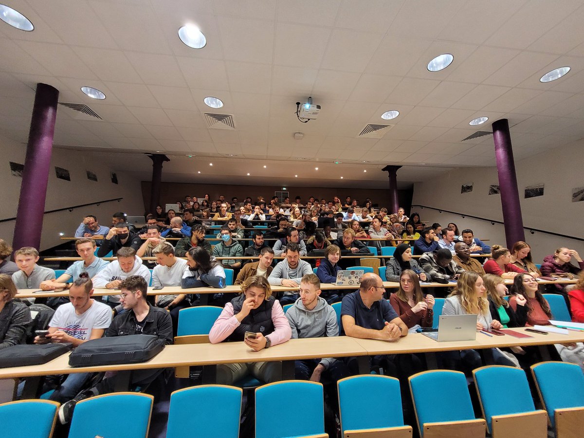 Dill bootcamp ça commence ! Les étudiants d'Orléans de Tours de Bourges et Blois sont prêts. <a href="/Univ_Orleans/">Université d'Orléans</a> @UnivTours <a href="/insacvl/">INSA CVL</a>