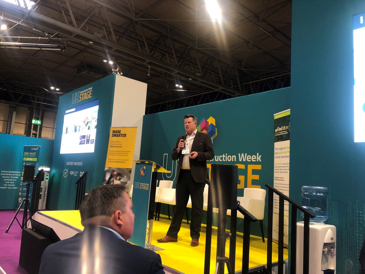 InterclassGroup's tweet image. Great to see our MD, Des O&apos;Neill take to the stage to talk about our #netzero commitments yesterday at @FinditinCW 𝙎𝙪𝙥𝙥𝙡𝙮 𝙘𝙝𝙖𝙞𝙣𝙨 𝙗𝙪𝙞𝙡𝙙𝙞𝙣𝙜 𝙩𝙤𝙬𝙖𝙧𝙙𝙨 𝙖 𝙣𝙚𝙩 𝙯𝙚𝙧𝙤 𝙛𝙪𝙩𝙪𝙧𝙚 event as part of @UK_CW 🌍🍃 #meetthebuyer #supportinglocal #supplychain