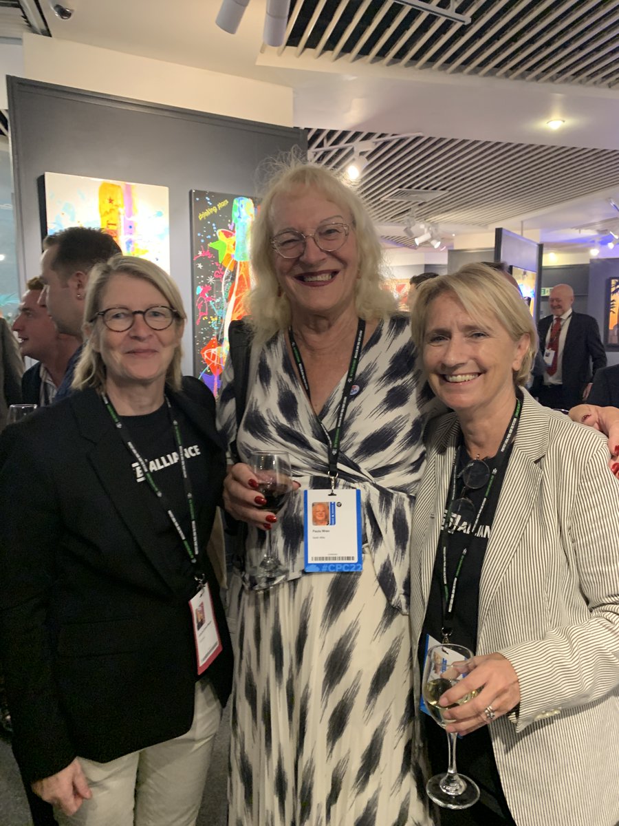 TwisterFilm's tweet image. 1./ A lesson from the #CPC2022 Conference. 
At the @LGBTCons reception it was both funny and sad that many people who&apos;d come up to the @ALLIANCELGB stand to express solidarity didn&apos;t dare to do so in front of their peers. The one person who had the courage to do that was Paula.👇