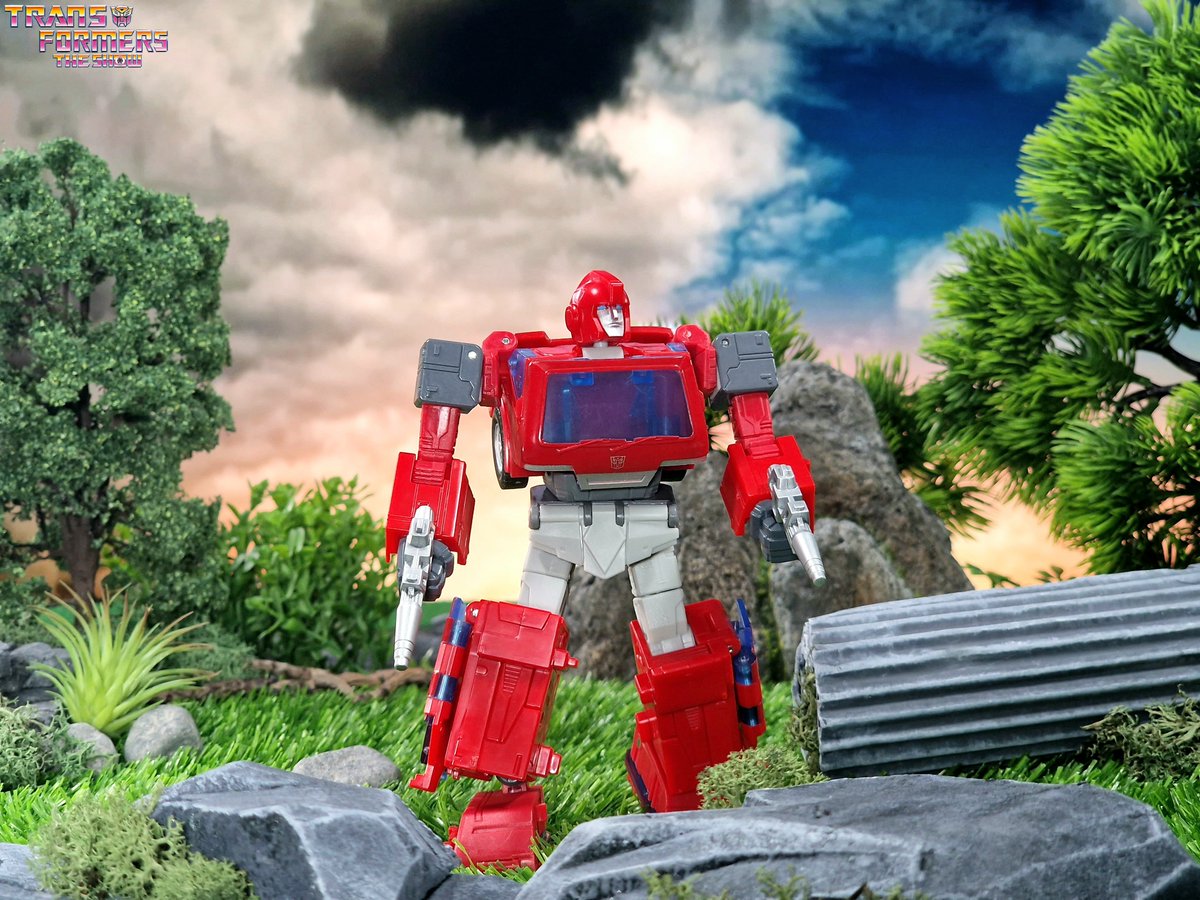 "So I've been telling old stories, singing songs that make me think about where I came from"
Transformers Studio Series 86 Movie Ironhide.
#Transformers #TFShowUK #Hasbro #Ironhide
