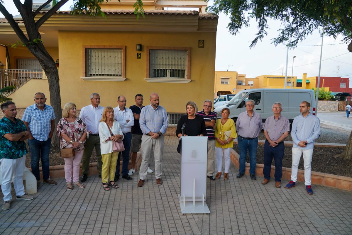 PilarGarcia_87's tweet photo. Ayer nuestro vocal de JV de La Aparecida, Bartolo, acudió a las nominaciones de las plazas de Pascual García Tomás y Luis Gregorio Luis Martínez Hernández. https://t.co/FazL6TWRIs