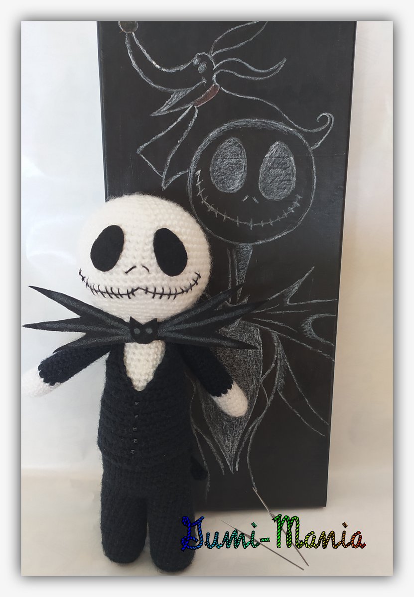 Gumis_mania's tweet photo. Otro #encargo que me encantó hacer. un #Jackesqueleton de 20 cm. y es que todo lo de #pesadillaantesdenavidad siempre gusta. Viajó con su cajita personalizada.
.
#GuMi_MaNíA #gumis_manía #Gumi_manía #patronpropio #timburton #Jackskellington #timburtonfilms https://t.co/bFg7cVTsvw