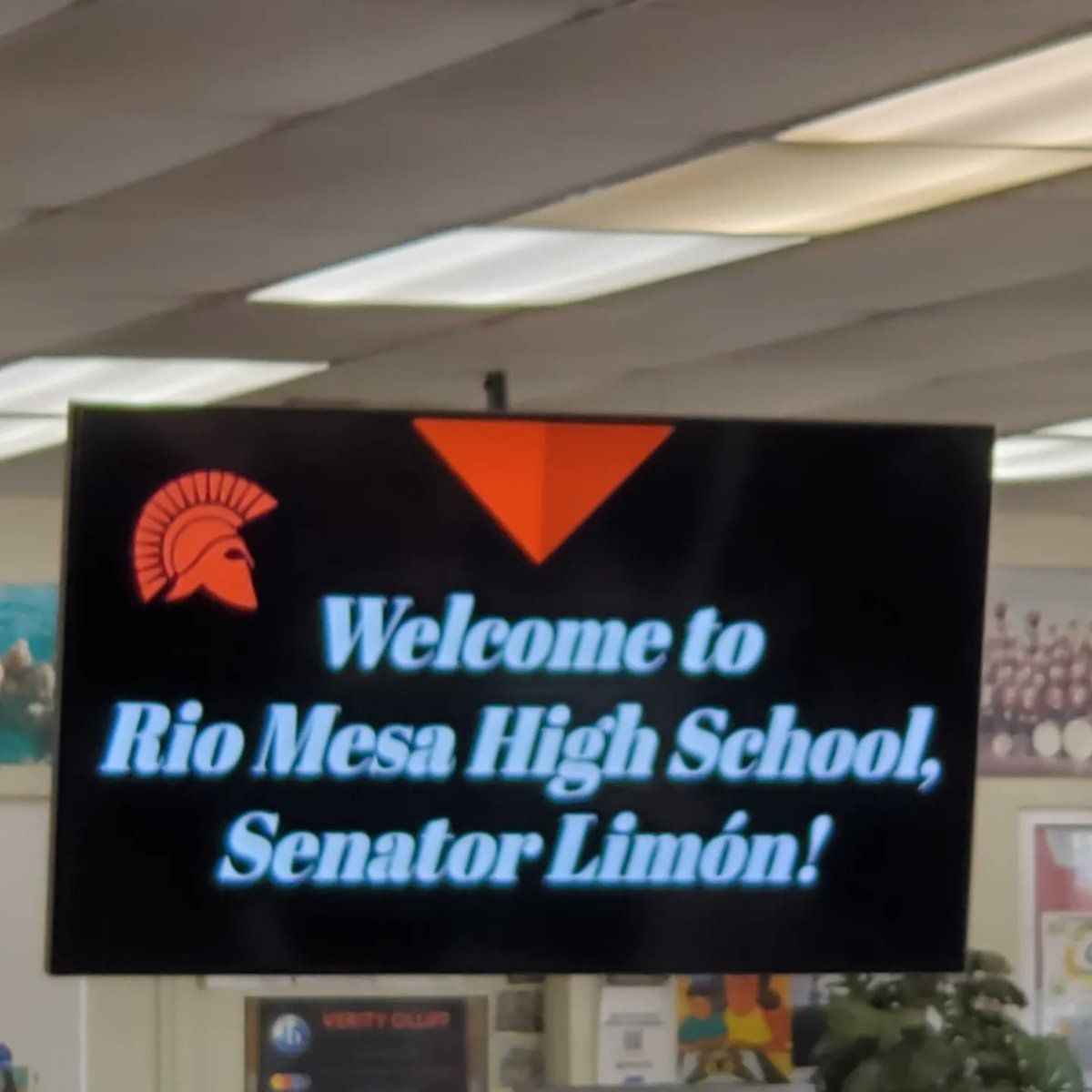 mjimenezito's tweet photo. Our #AVID kids were lucky to have state senator Limón come and speak to them.  Huge thank you to Ms. Severin for setting all of this up!  Great topics by the senator and wonderful questions by our students. https://t.co/3L1UqemY0a