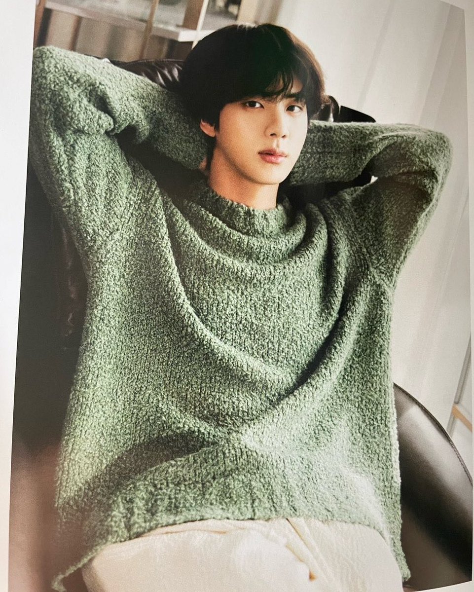 theJINPRlNT's tweet photo. [PHOTO UPDATE] Kim Seokjin for ARMY Membership Kit 🫶💚

#Yours_Jin #SuperTuna_Jin #JIN #BTSJIN @BTS_twt https://t.co/38RMlgkcQH