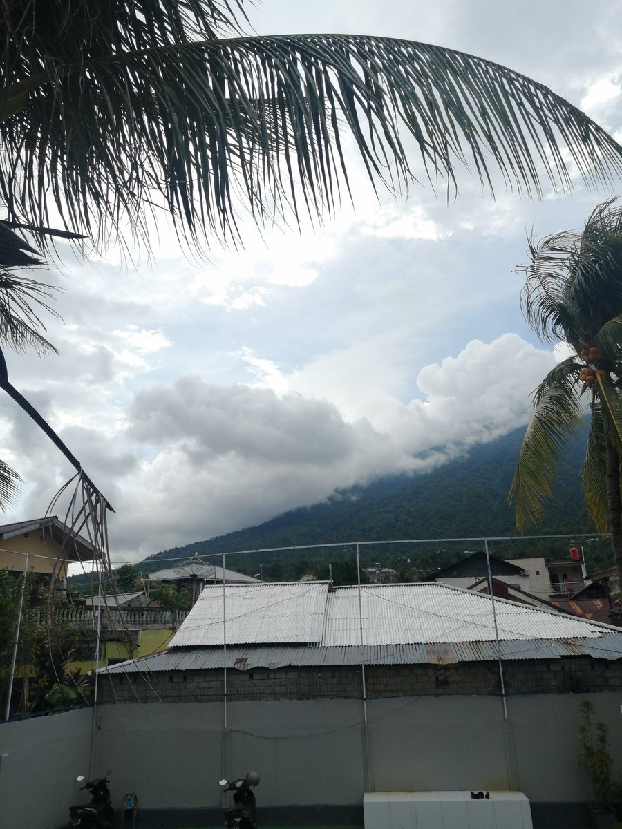 Tiba-tiba gelap, khas Ternate.