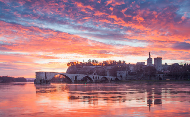 ScribblesSmiles's tweet photo. The Heart of Provence | Rhône River Cruise:   Day Three:  Avignon| Ver-Pont-du-Gard | Viviers |Tournon |Tain… https://t.co/QsSISY5FEx https://t.co/DCzkbh1kEY