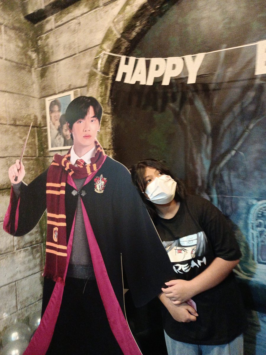 Suteekan_53's tweet photo. กี๊ดดดดเขินได้มั้ยย ไม่ได้จับมือหยิ่นตัวจิงๆ ก็จับสตด.หยิ่นกะได้ฟินเหมือนกัน😳☺️
เเต่ถ้าอยากให้ดีเเละฟินกว่านี้ต้องมาอยู่กับเราเเล้วมั้ยยย
#thewizardofanan
#24thHBDYinAnanday
Yin Anan @yinyin_anw #yinyin_anw https://t.co/R51muMVHjM