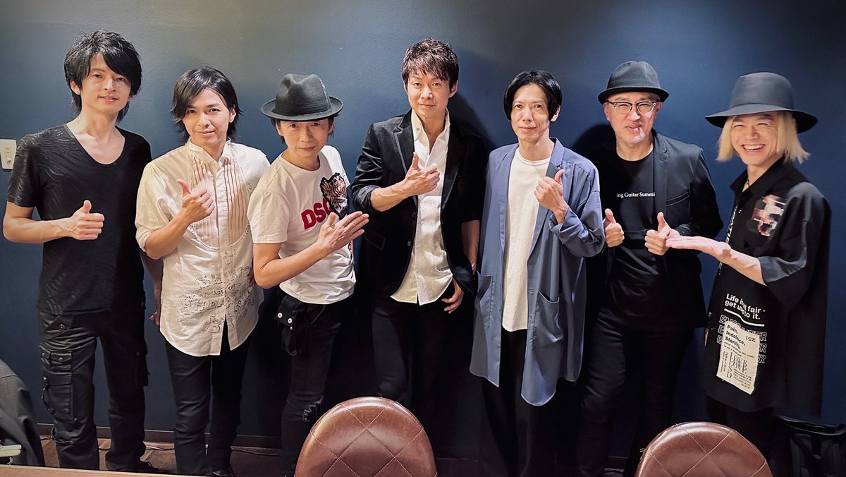 shiba_official's tweet photo. 2022年のギタサミ3days素晴らしいゲストギタリストのお陰もあってどの日もその日ならではに盛り上がりました。
ステージの端から端までギターと音楽への情熱が渦巻いてた！
リズム隊の坂東君、二家本君が鮮やかにシーンを作ってくれたのも感謝です！
ご来場の皆様ありがとうございました！ https://t.co/JwI9W1Ukga