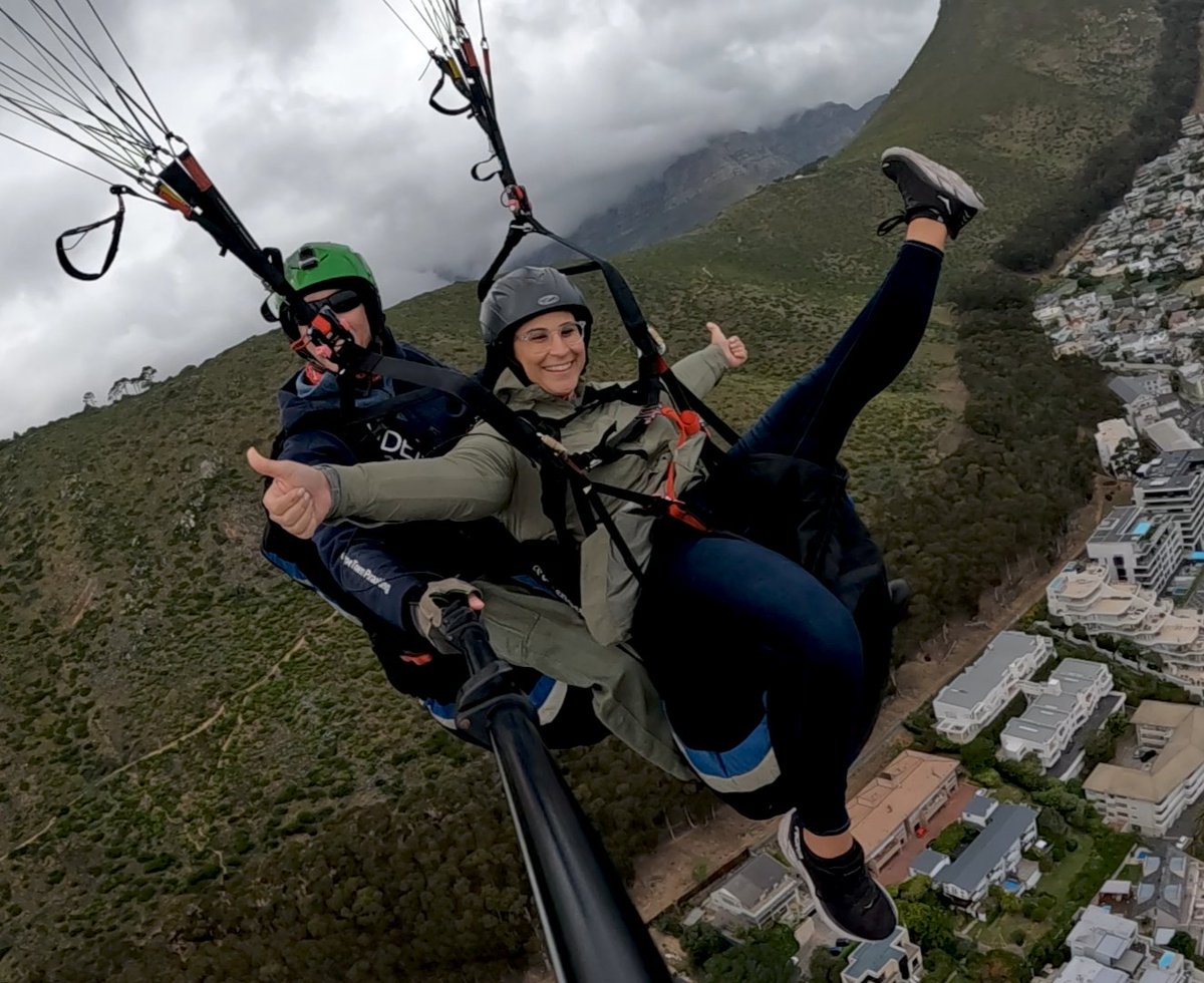 TandemFlightCo's tweet photo. Come Tandem Paragliding with us in Cape Town, we fly daily from Signal Hill. To book a flight WhatsApp or call us on: +27 625017847 #southafrica #capetown #tablemountain #signalhill #lionshead #paragliding #capetownadventures #capetownguide #thingstodo #instagramcapetown https://t.co/pjEjsVxIPK