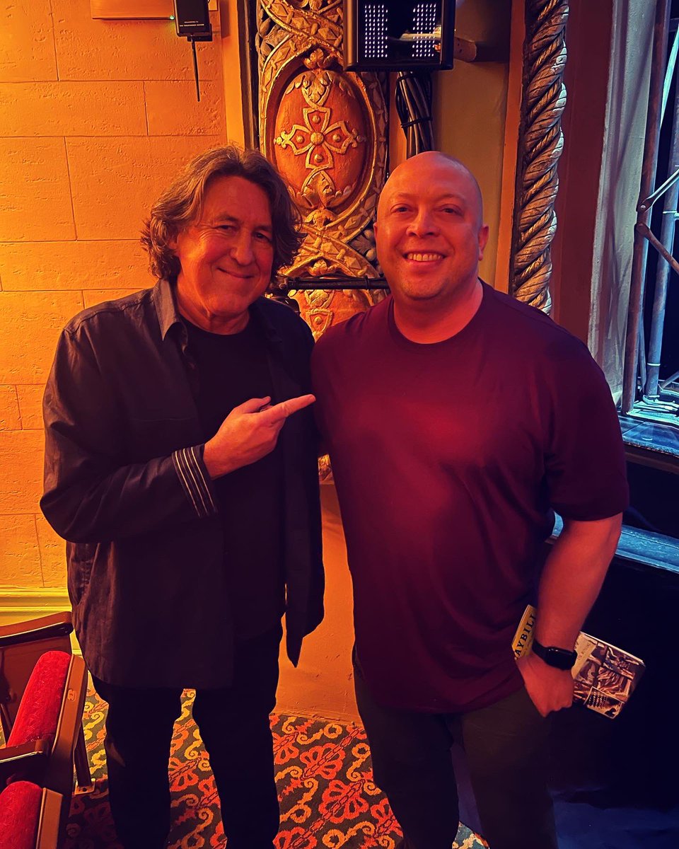 orrisimo's tweet photo. Caught @AlmostFamousBwy tonight with these beautiful friends and it was DAMN good. AND I got to fanboy out and meet the legend himself, @CameronCrowe, a longtime storytelling hero of mine (and who could not have been lovelier 📸: @Jordan_Goodsell) #AlmostFamousMusical https://t.co/cJVrTzijIL