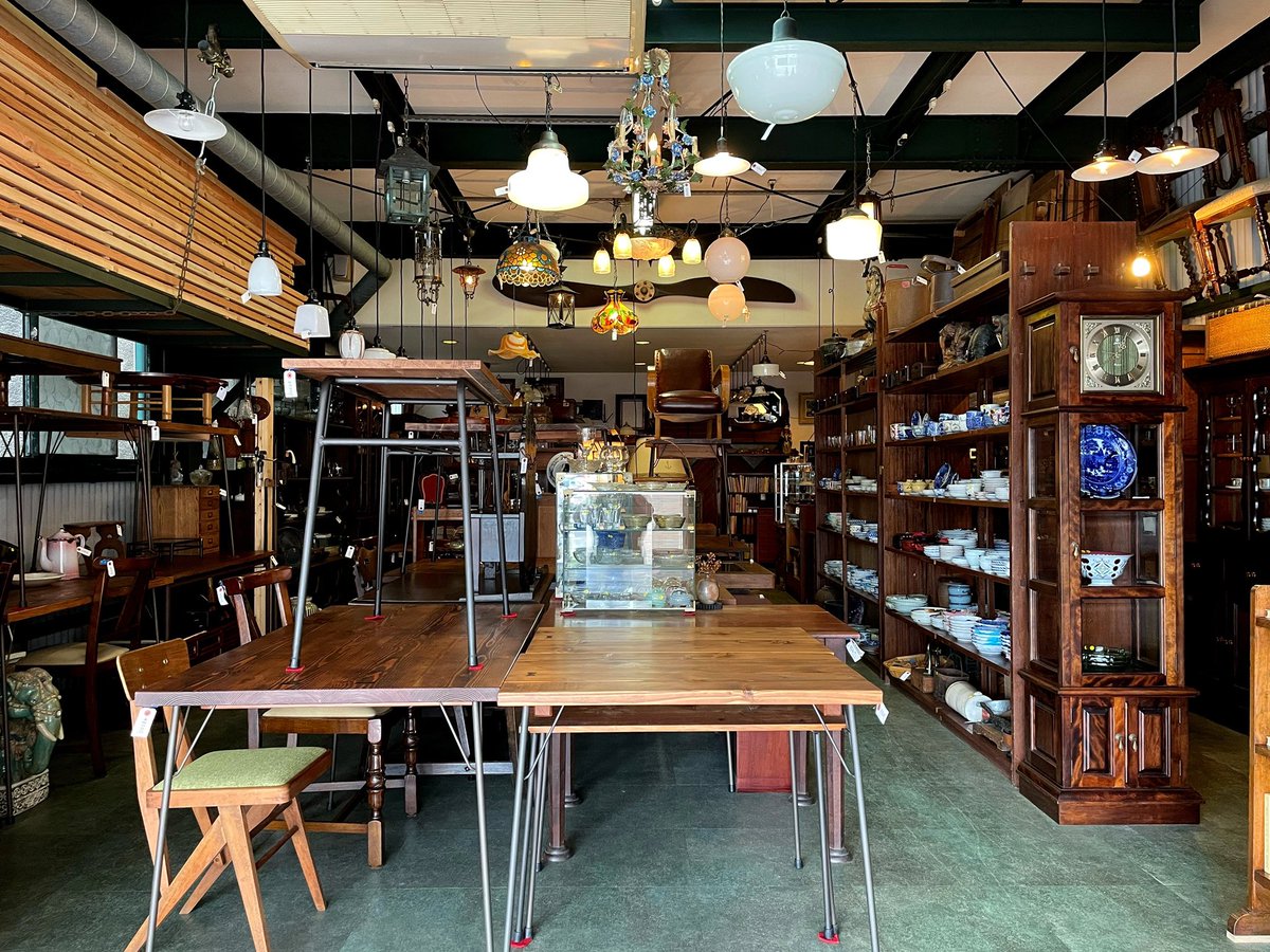葡萄家具店@一乗寺 京都に年一回行く理由 その2 大きな店内には、古い
