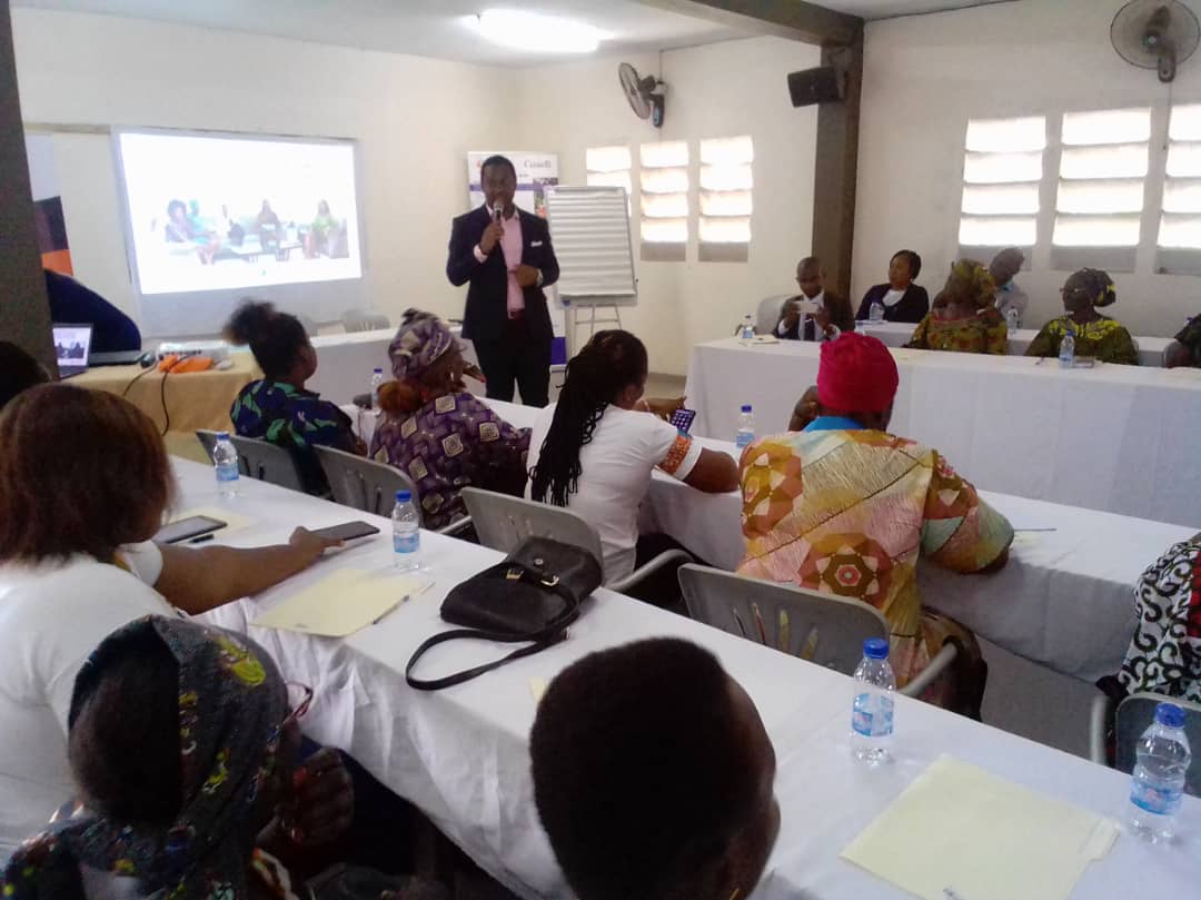 AILV1's tweet photo. Projet Ailv-FCIL 22-23,
2ème jour de Formation des femmes à la création d'entreprise, 
Présentation du module sur la rédaction du business modèle et business plan, par #Yannpatrick,
Directeur du Cabinet Impact Croissance
@AILV1
@AmbCanCI
#yannpatrick
#cabinetimpactcroissance https://t.co/ZKWwYh5JFo