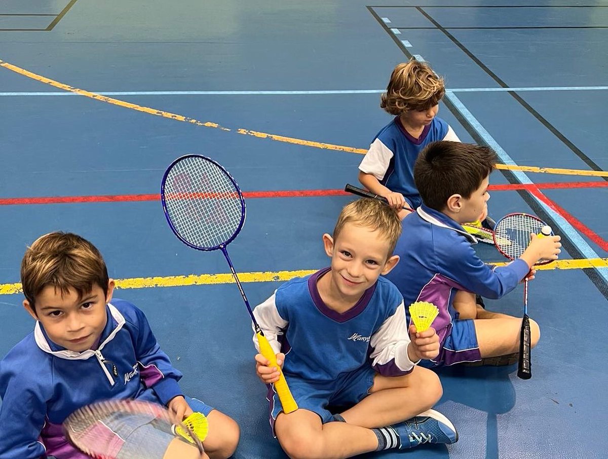 manyanetblanes's tweet photo. Gràcies Club Bàdminton Blanes per ensenyar-nos aquest esport! @badmintonspain #blanes #josocmanyanet #1rEP #2nEP #3rEP #4tEP #juntsanemméslluny https://t.co/KgEYW4f7sk