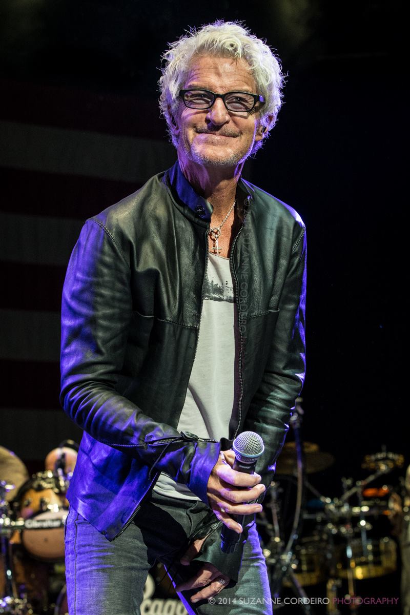 Happy birthday to Kevin Cronin of Reo Speedwagon,
(October 6, 1951). 