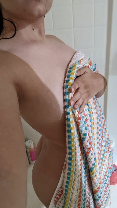 I love my new towel 🤩 https://t.co/PpULCRK7f7