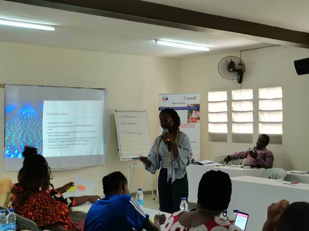 AILV1's tweet photo. Projet Ailv-FCIL 22-23,
Formation des femmes à la création d'entreprise à Anyama, jour 2
Communication sur l'importance du digital dans le développement entrepreneurial, par #Amazo0nduweb
@AILV1
@AmbCanCI
#yannpatrick https://t.co/ZeVcwpvn4f