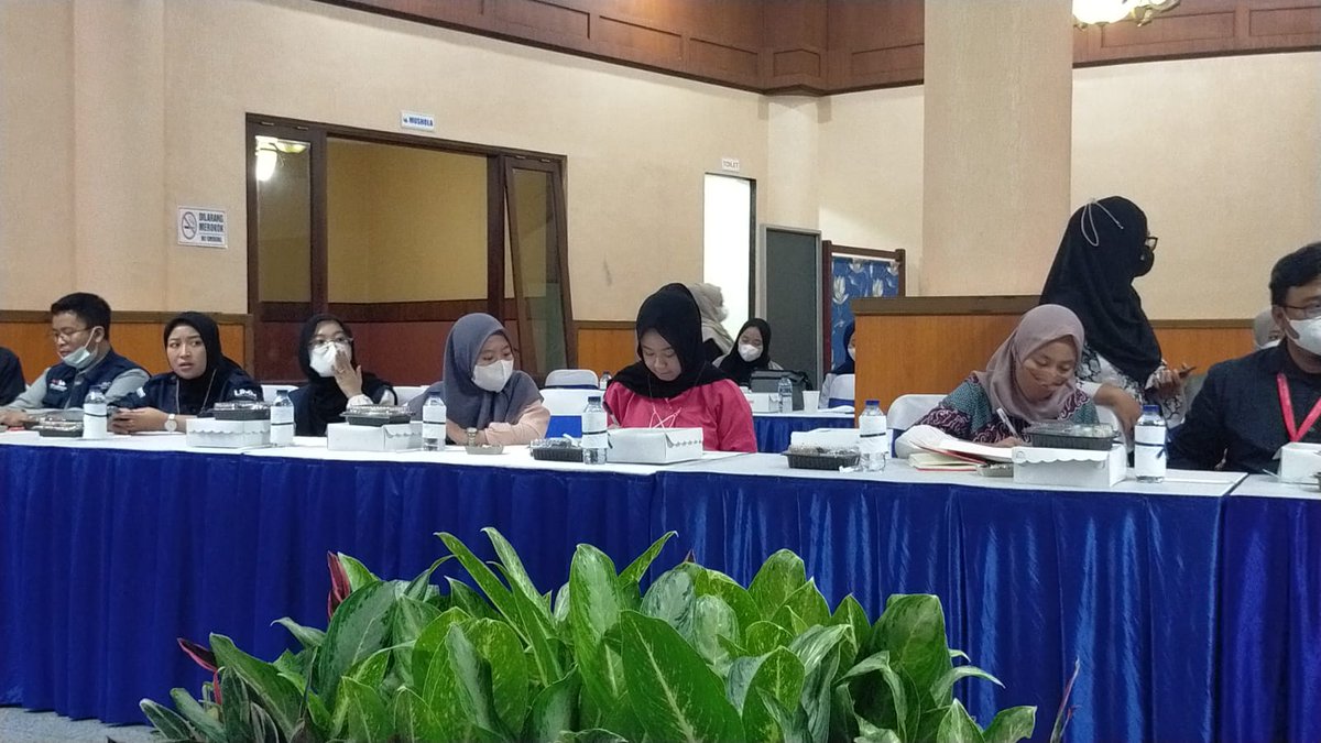 BTS_AHC_IDN's tweet photo. 📢INFO

Hari ini perwakilan kami memenuhi undangan Menko PMK membahas agenda donasi bersama seluruh komunitas yg terlibat &amp; rencana bantuan pendampingan psikologis kepada korban Kanjuruhan bersama Himpsi (Himpunan Psikologi Indonesia) Malang.

Semoga bisa berjalan lancar🙏💜 https://t.co/uom9UpiAfL