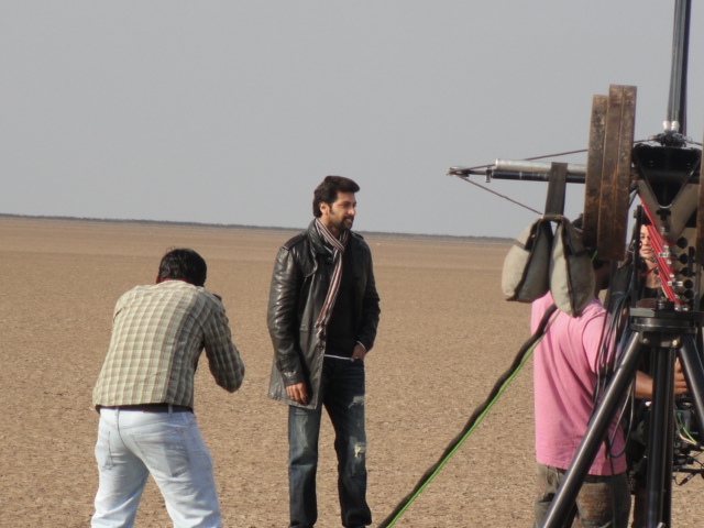 royallocations's tweet photo. Tamil Actor Jayam Ravi at a Film shoot in THE LITTLE RANN OF KUTCH ( Gujarat ) a decade back
To Film here please call Kishore Sinh Parmar
9898279640 & 7485949640 ( gujaratlocations@gmail.com)
#RannofKutchLocation
#GujaratFilmLocations
#LineProducerGujarat
#BarrenLandLocation https://t.co/4Nlu6FLirS